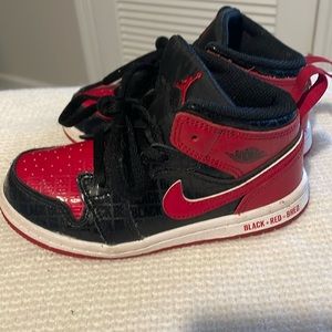Nike Jordan DM9649-001 black- red kids shoes
